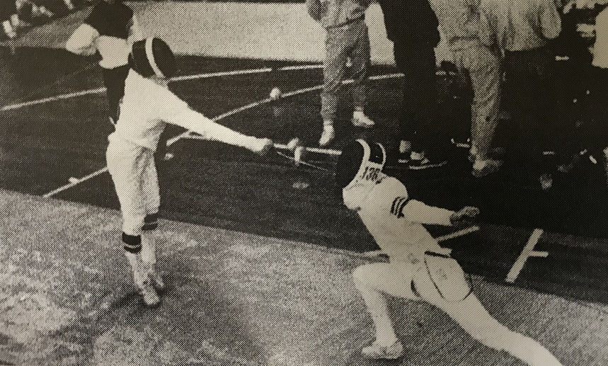 1987年、リーグ戦エペの佐々木選手(右）　　　　　　　　　　