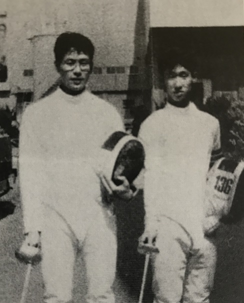 1987年、世界選手権エペに出場した鈴村元宏(写真下・左）と世界ジュニア選手権出場の佐々木剛(右）